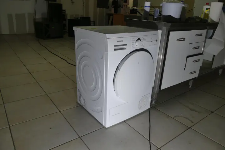 Siemens - Trockner Maße in cm ca. 60 x 62 x 84 / Modell: iQ500